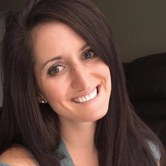 Meet your Posher, Nicole - Picture 1 of 1